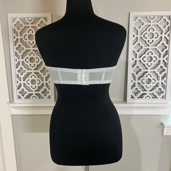 White Strapless Bra - Picture 4 of 10